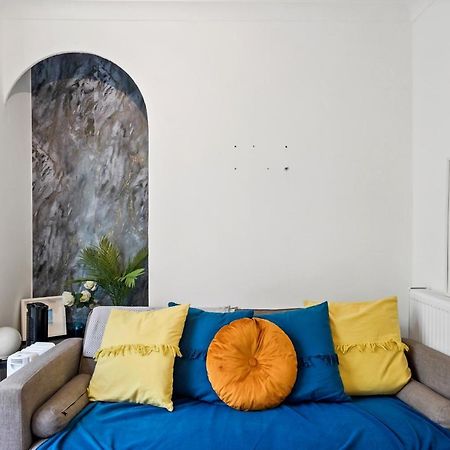 Modern One Bedroom Apartments In برايتون المظهر الخارجي الصورة