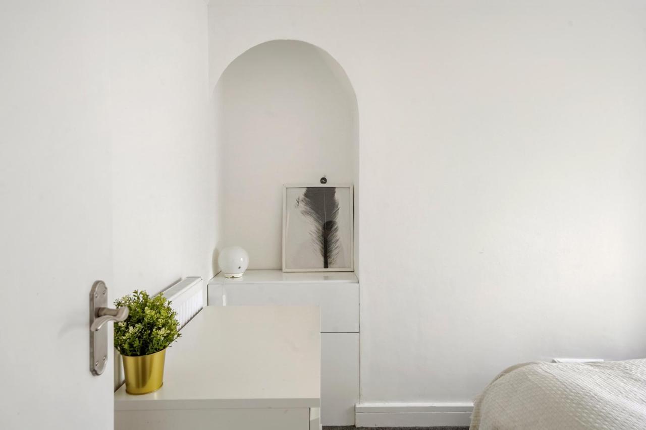Modern One Bedroom Apartments In برايتون المظهر الخارجي الصورة